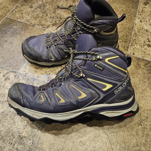 Womens Salomon Waterproof Hiking Boots Size 9.5 - Picture 1 of 9